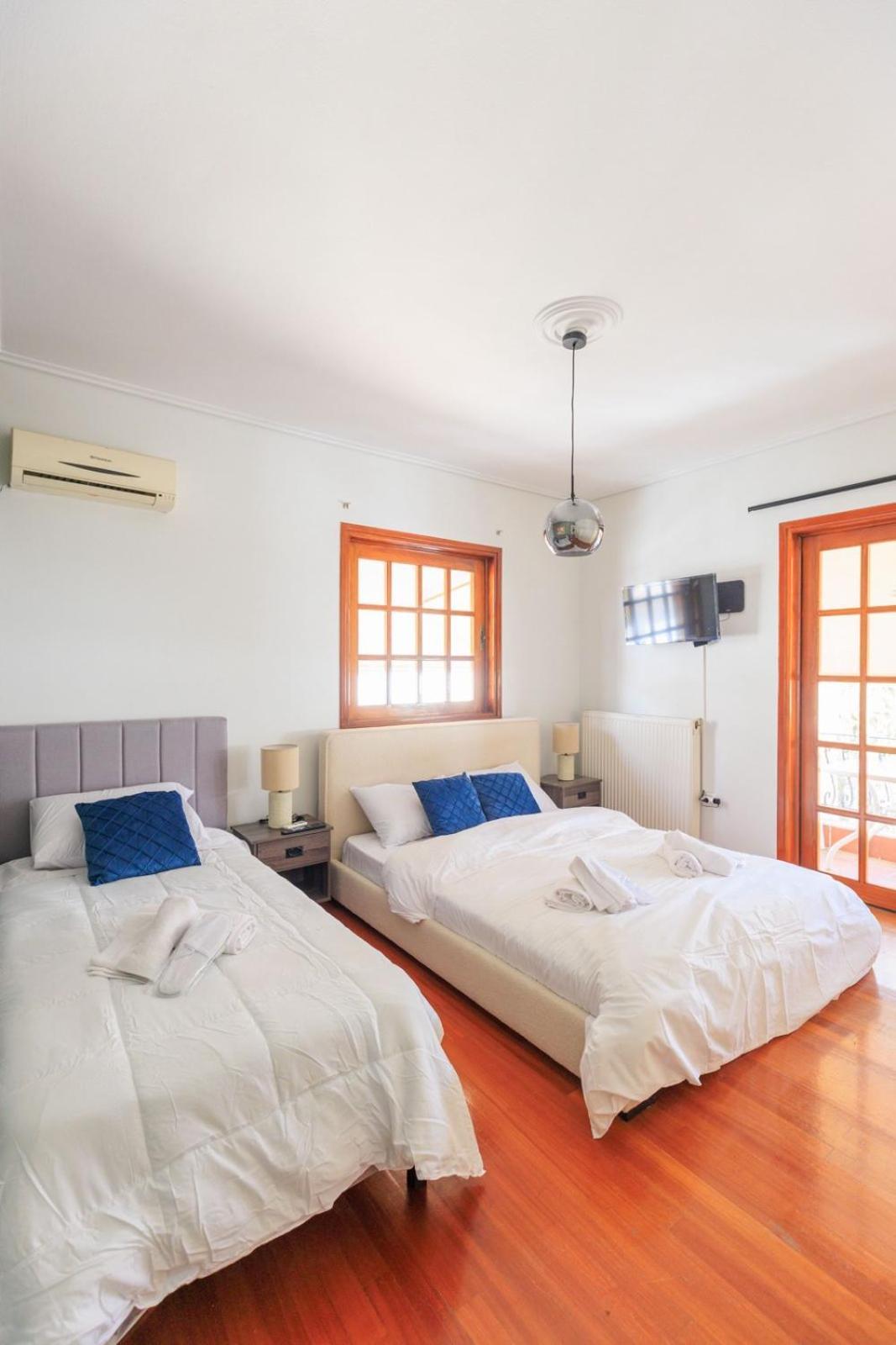 Aiolos Grand Super Lux Suite Kalamaki Alimos Near The Sea Athens Exterior photo
